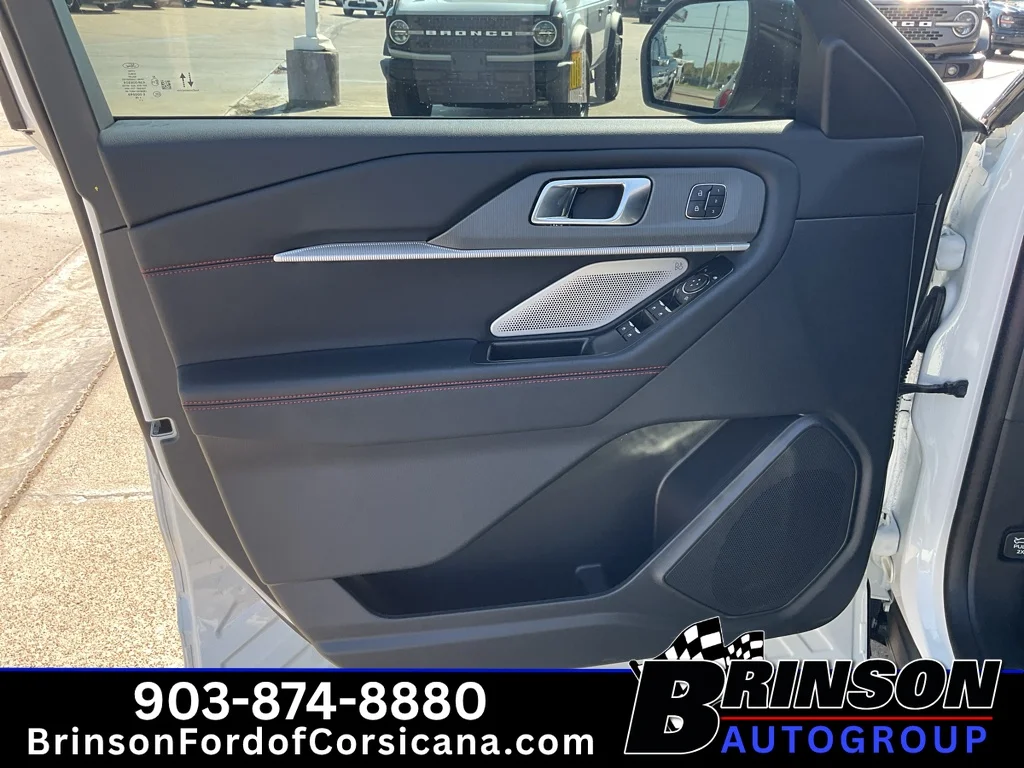 New 2026 Star White Metallic Tri-Coat Ford ST image 10