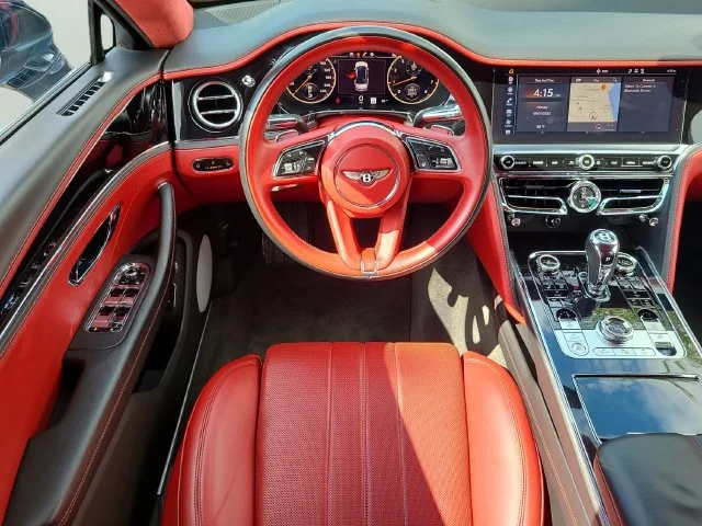 Used 2021 Black Bentley V8 image 19