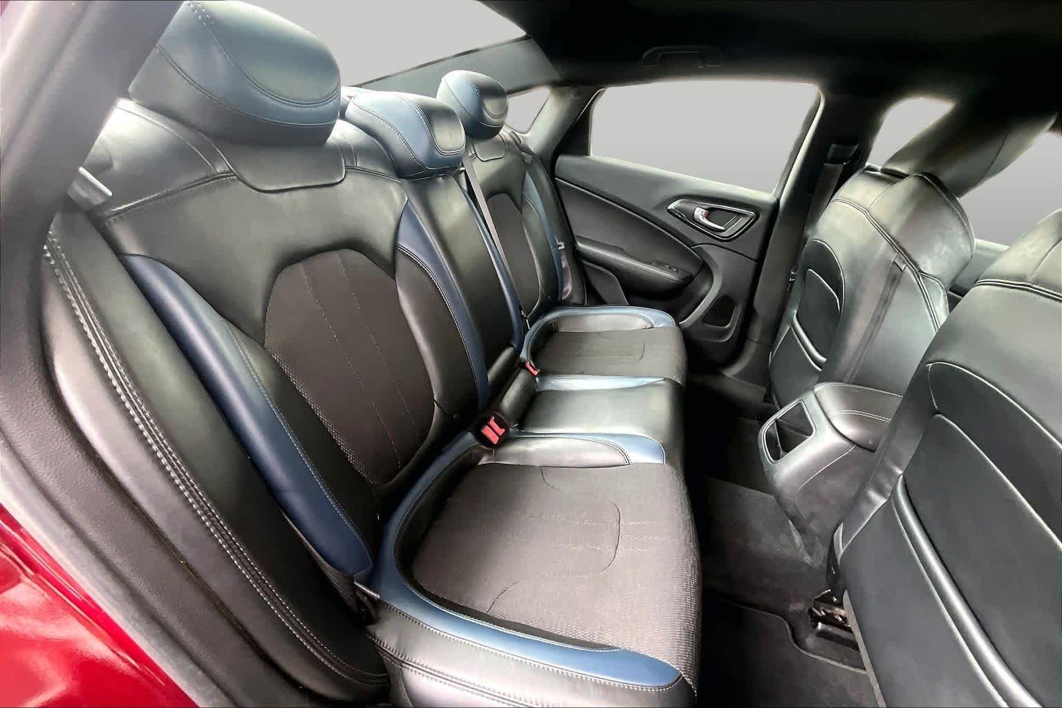 Used 2015 Velvet Red Pearlcoat Chrysler S image 20