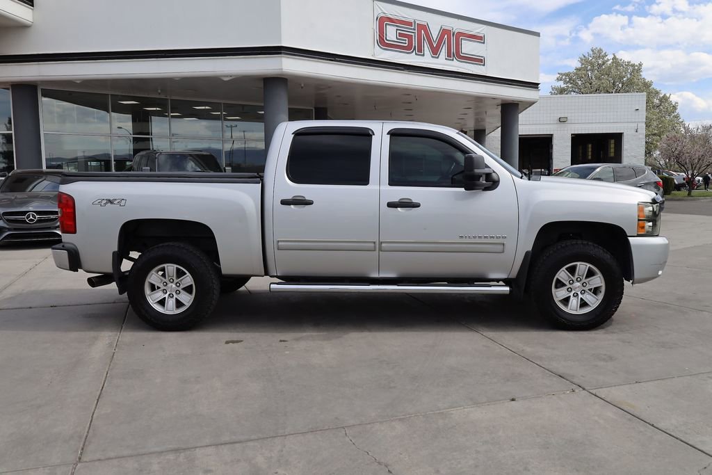 Used 2011 Sheer Silver Metallic Chevrolet LT image 7