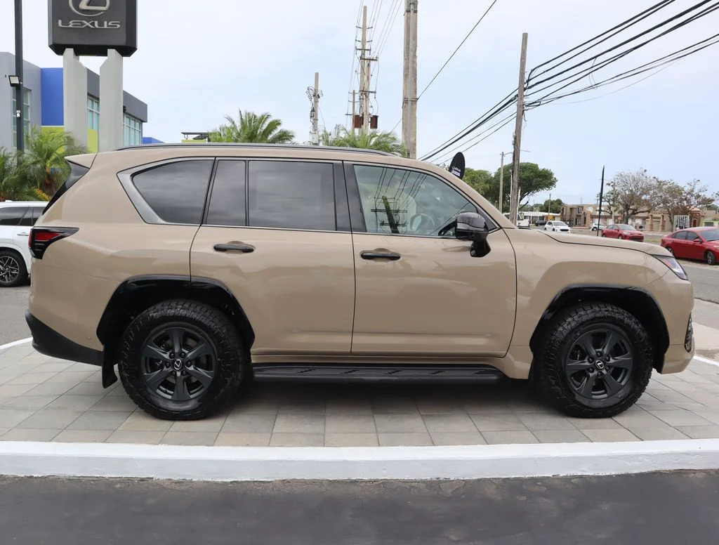 Used 2026  Lexus 700h Overtrail image 4