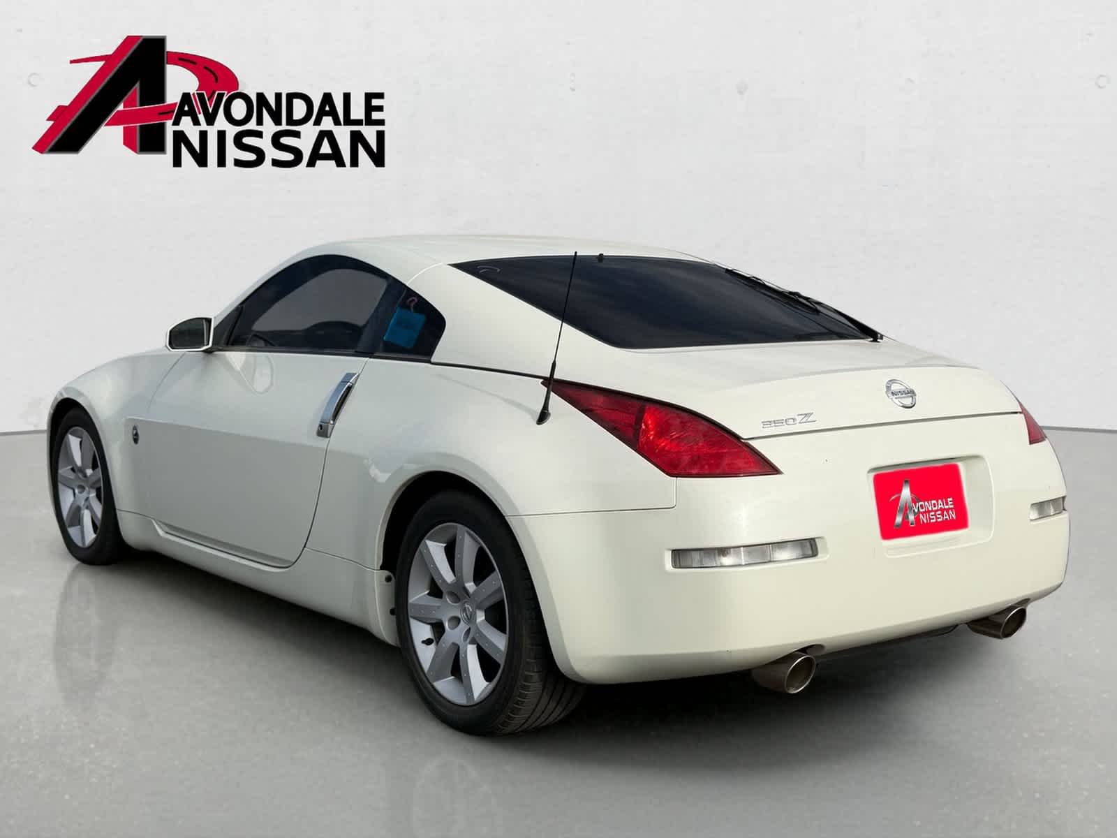 Used 2004 Pikes Peak White Pearl Nissan Touring image 3