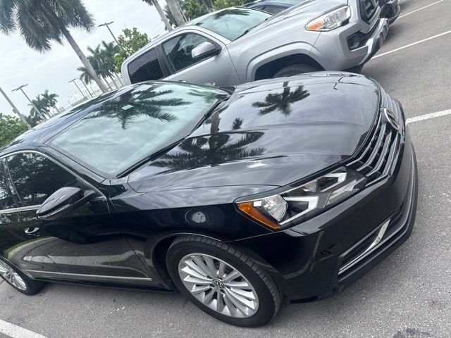 Used 2017 Black Volkswagen 1.8T SE image 4