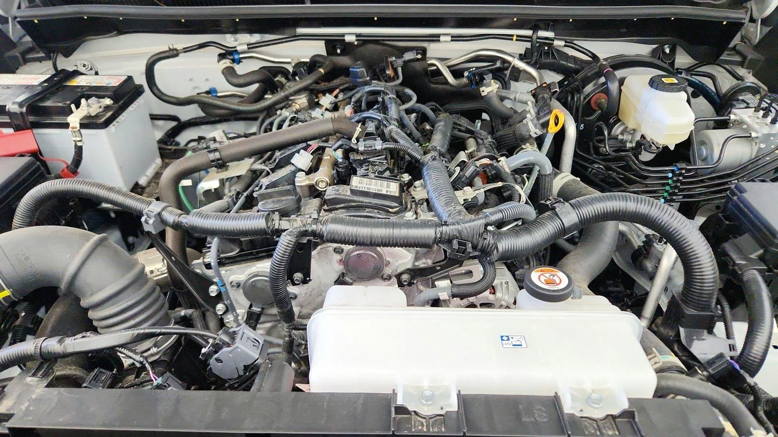 Used 2025 Ice Cap Toyota SR5 image 37