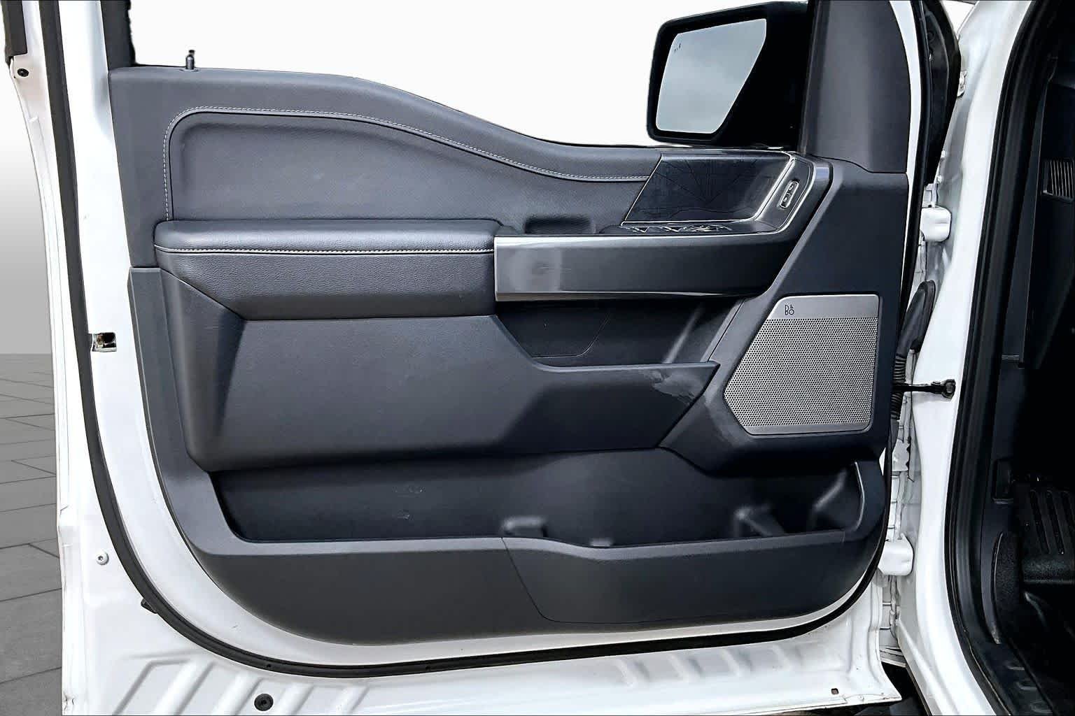 Used 2023 Oxford White Ford XLT image 19
