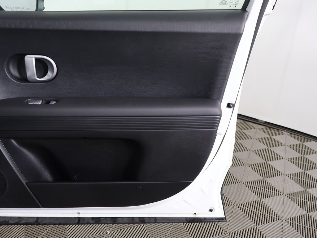 Used 2024 White Hyundai SEL image 21