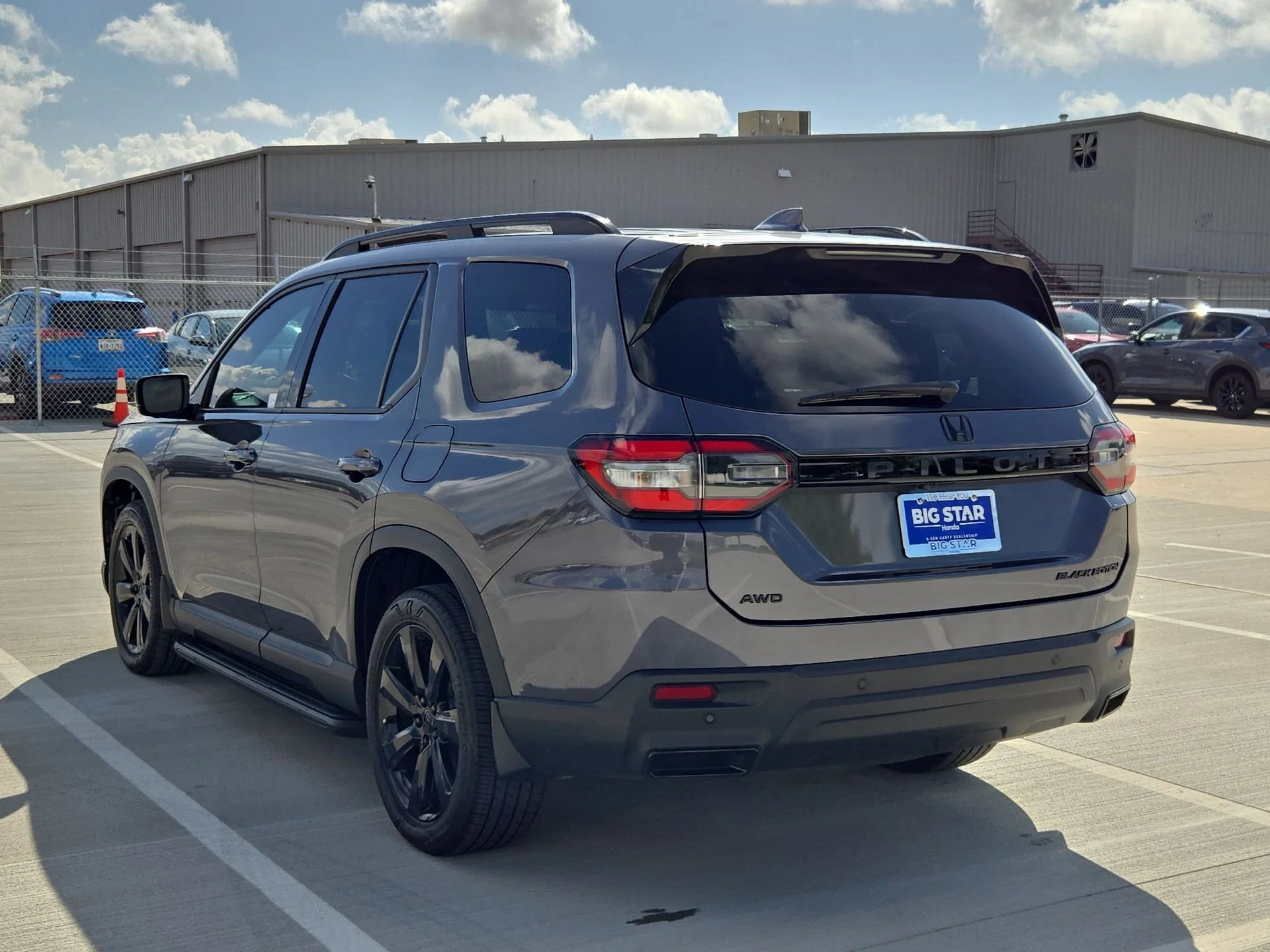 Certified Used 2025 Modern Steel Metallic Honda Black Edition image 5