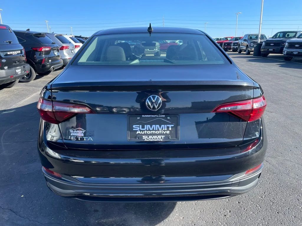 Used 2024 Deep Black Pearl Effect Volkswagen 1.5T S image 27
