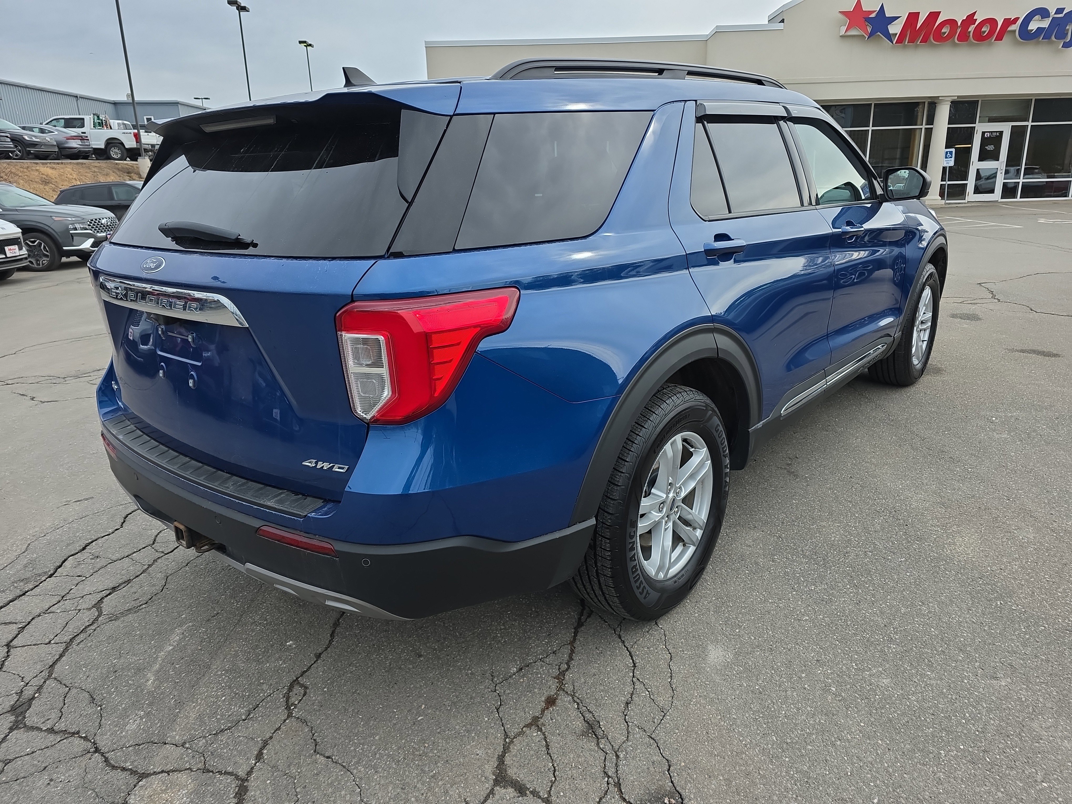 Used 2022 Atlas Blue Ford XLT image 5