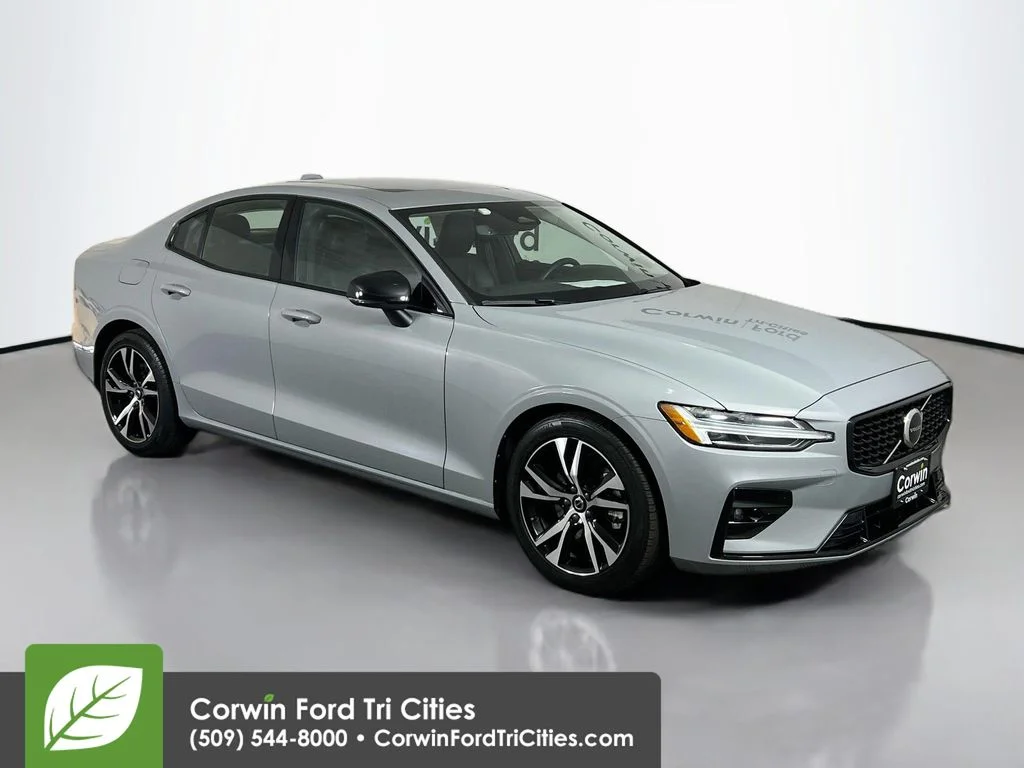 2024 Volvo S60 B5 Core Dark Theme's photo