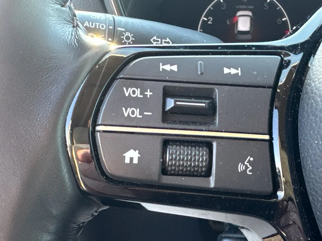 Used 2025 Gray Honda EX-L image 31