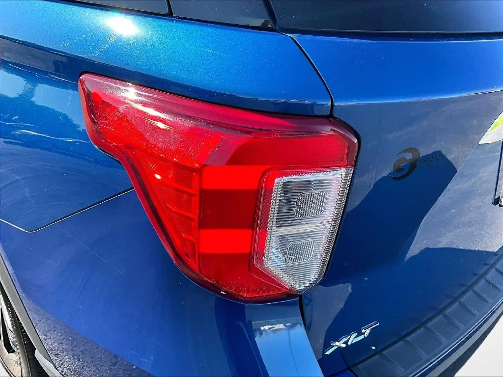 Used 2020 Blue Ford XLT image 29