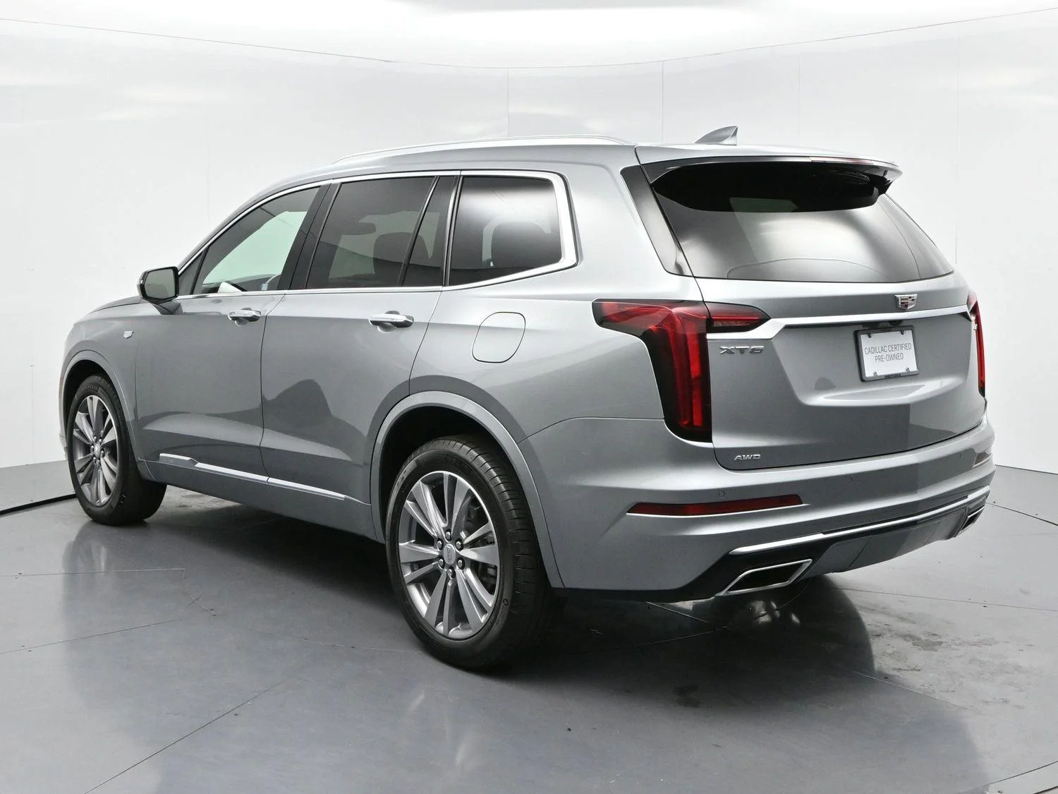 Used 2024 Argent Silver Metallic Cadillac Premium Luxury image 5