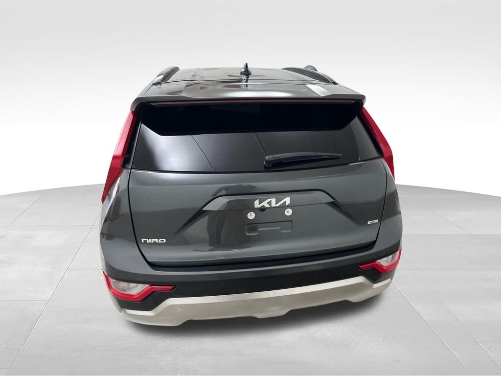 Used 2025 Gray Kia EX Touring image 4