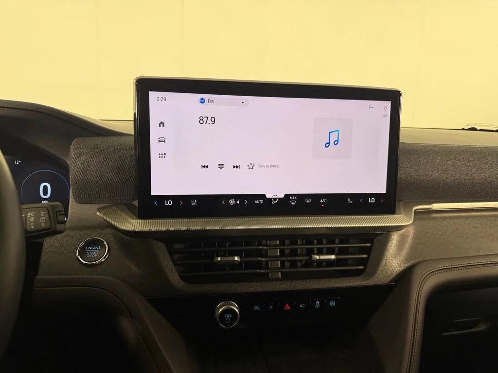 Used 2025 White Ford Platinum image 21