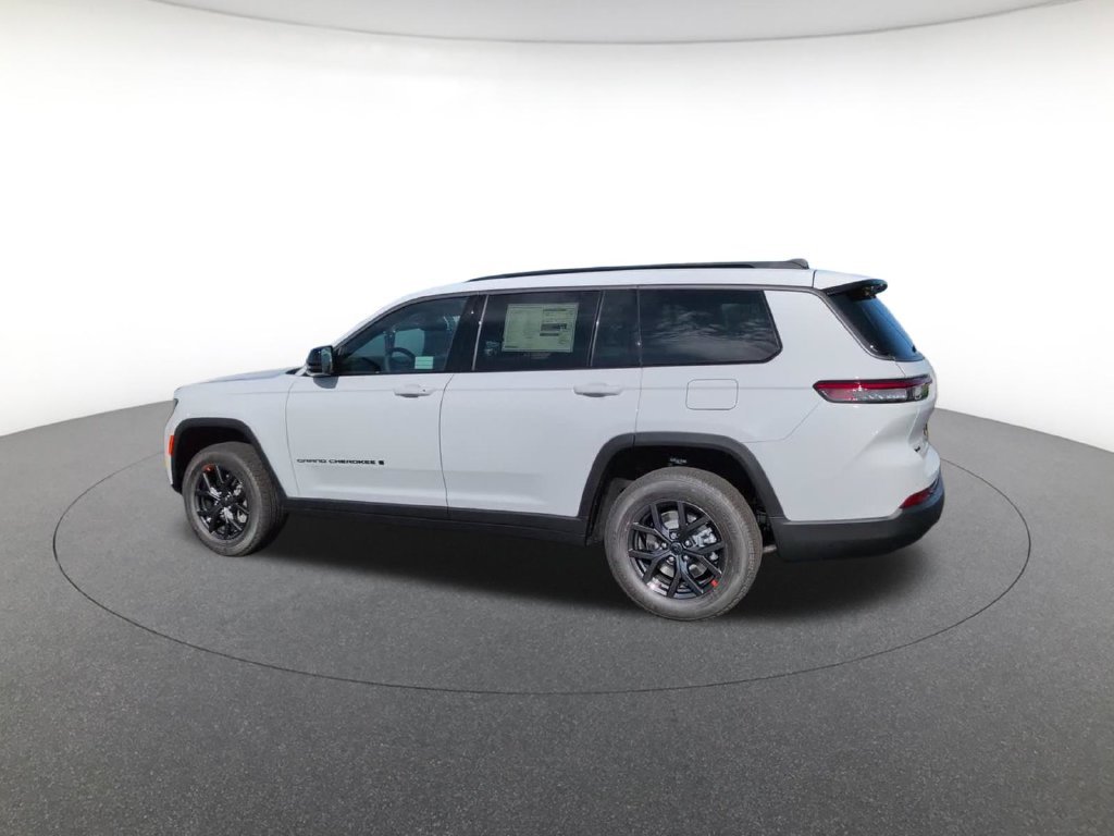 New 2027 White Jeep Laredo Altitude image 12