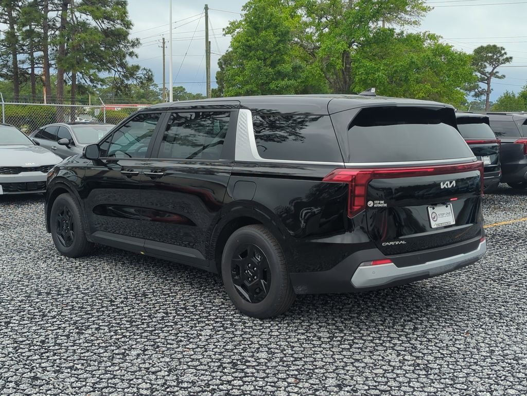 New 2026 Aurora Black Pearl Kia LXS image 5