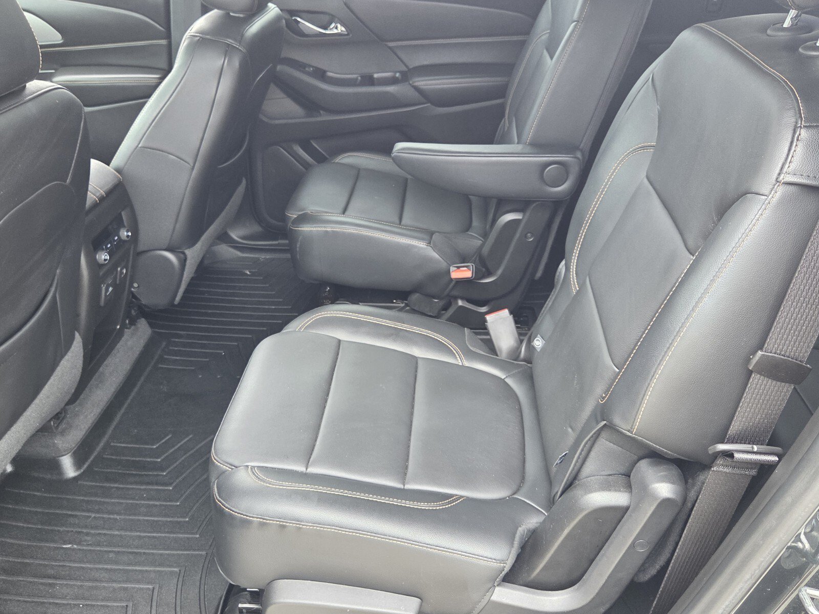Used 2019 Graphite Metallic Chevrolet 3LT image 4