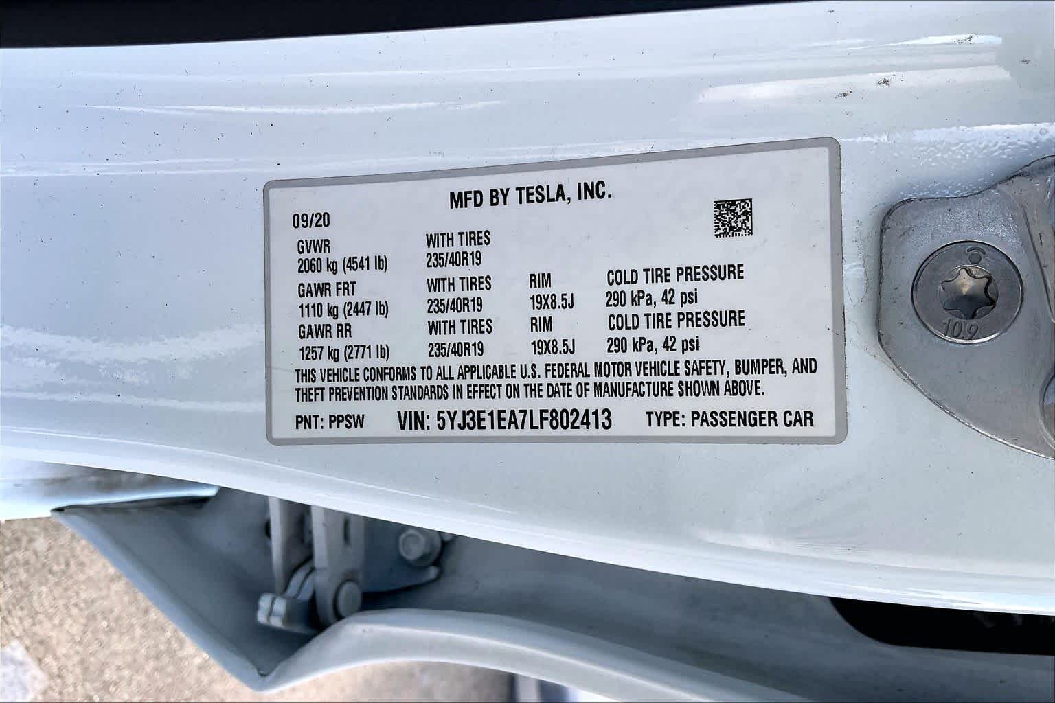 Used 2020 Pearl White Multi-Coat Tesla Standard Range image 33