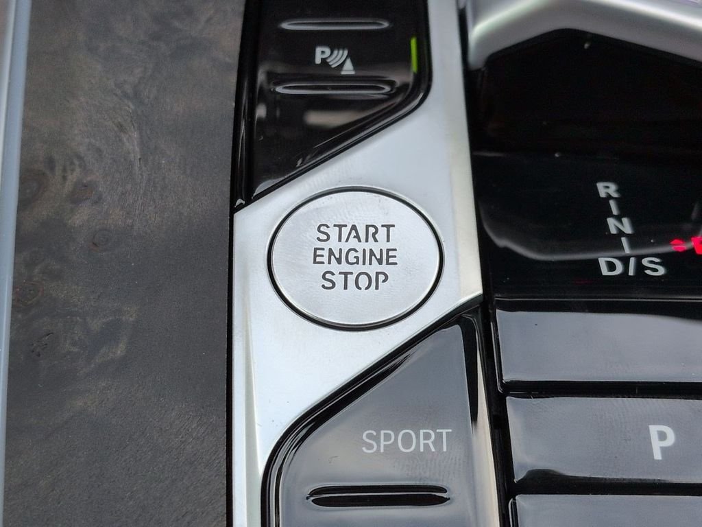 New 2026 Alpine White BMW xDrive40i image 29