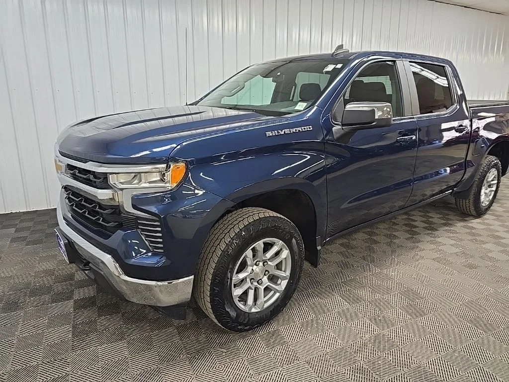 Used 2023 Blue Chevrolet LT image 8