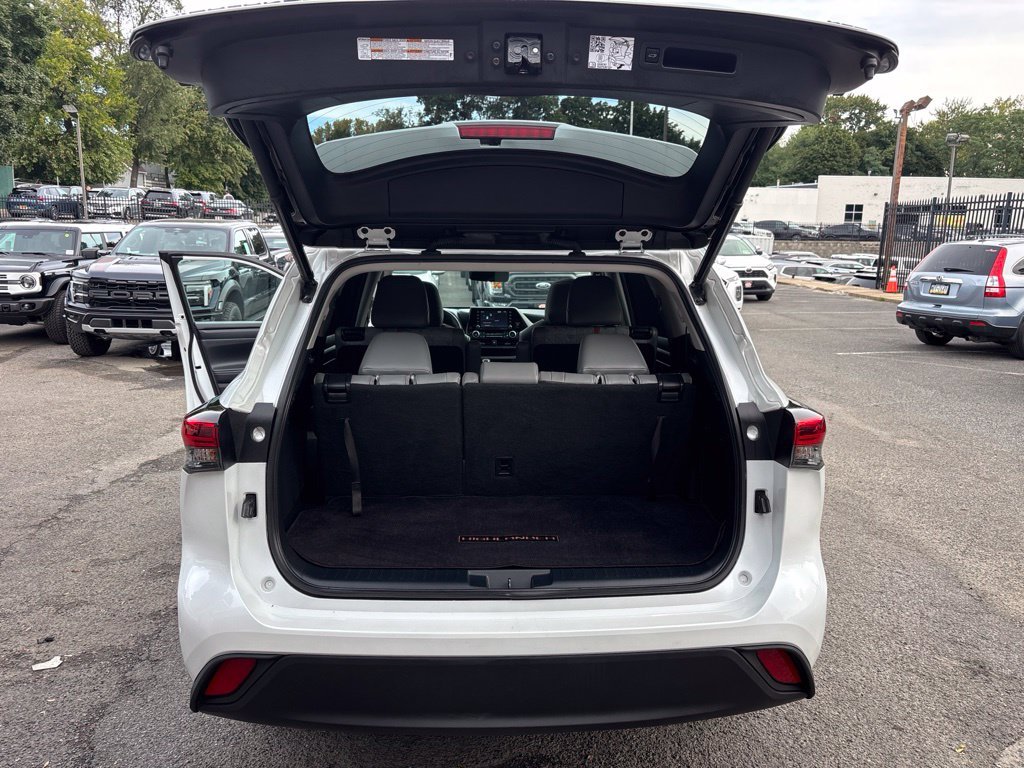 Used 2022 Beige Toyota Bronze Edition image 26
