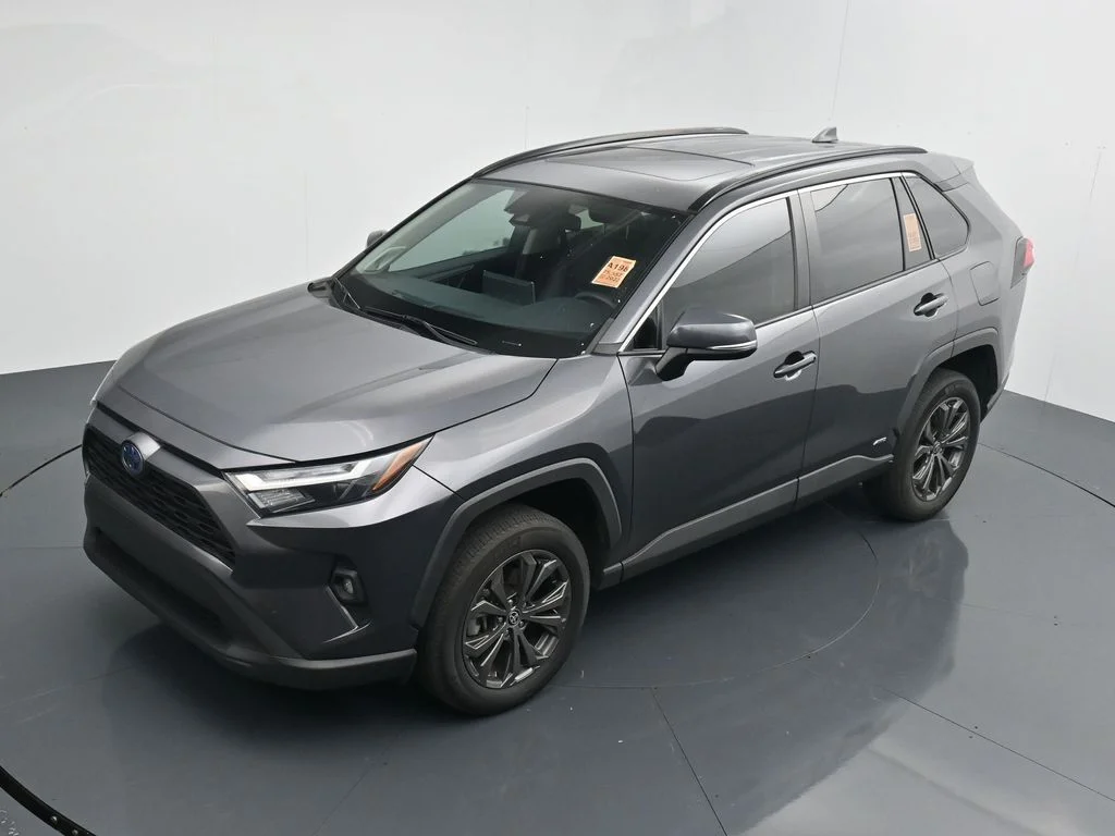 Used 2022 Gray Toyota XLE Premium image 19