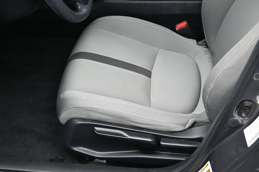 Certified Used 2018 Lunar Silver Metallic Honda LX image 13