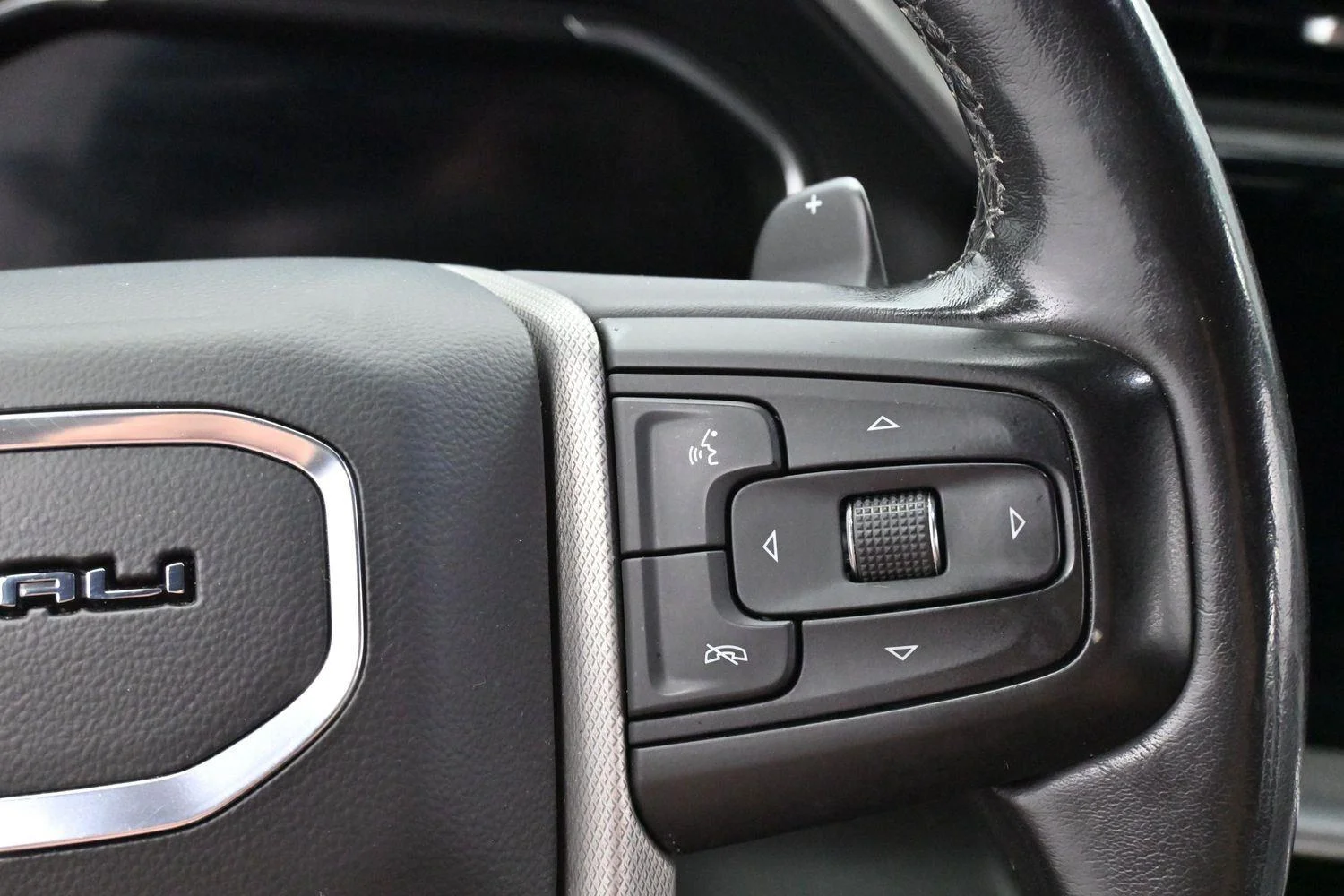 Used 2023 Summit White GMC Denali image 19