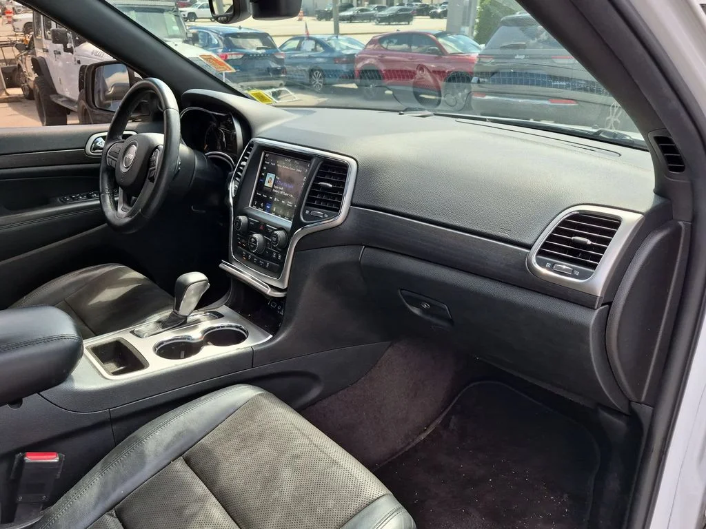 Used 2018 White Jeep Altitude image 26
