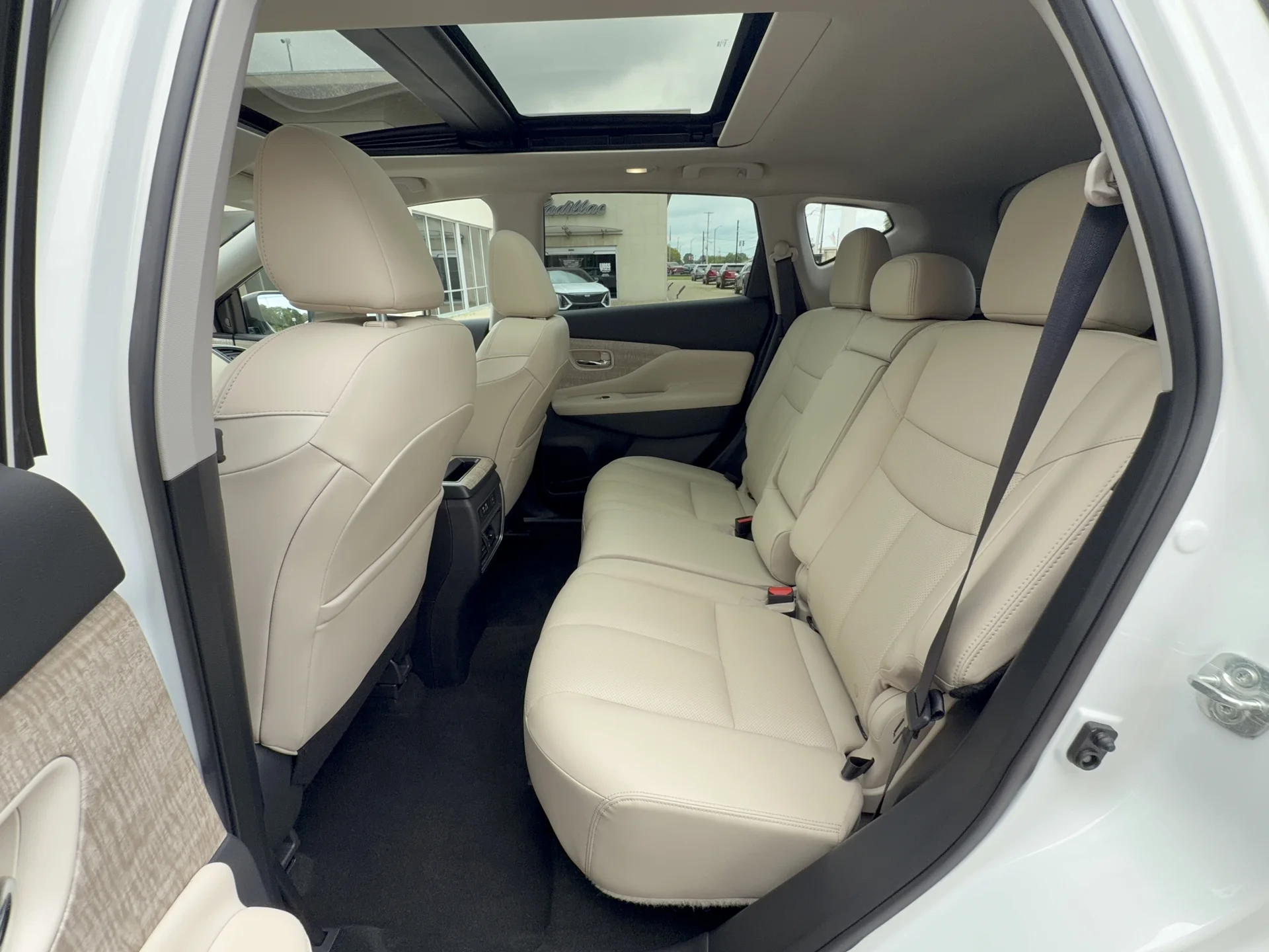 Used 2024 Pearl White TriCoat Nissan SL image 20