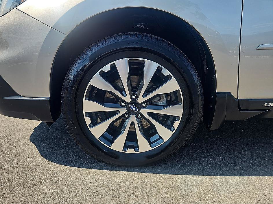 Used 2017 Tungsten Metallic Subaru Limited image 10