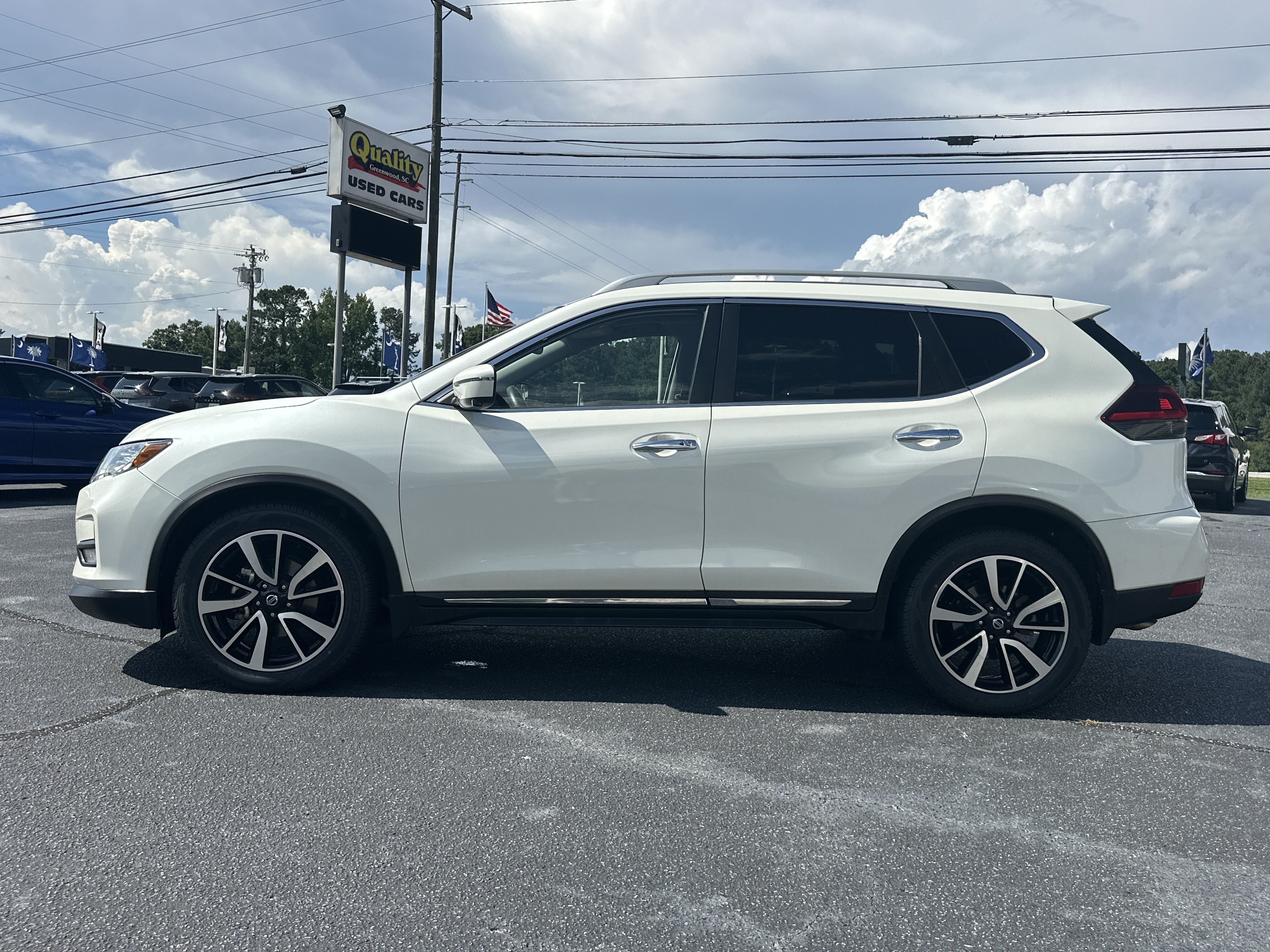 Used 2019 Pearl White Tricoat Nissan SL image 5