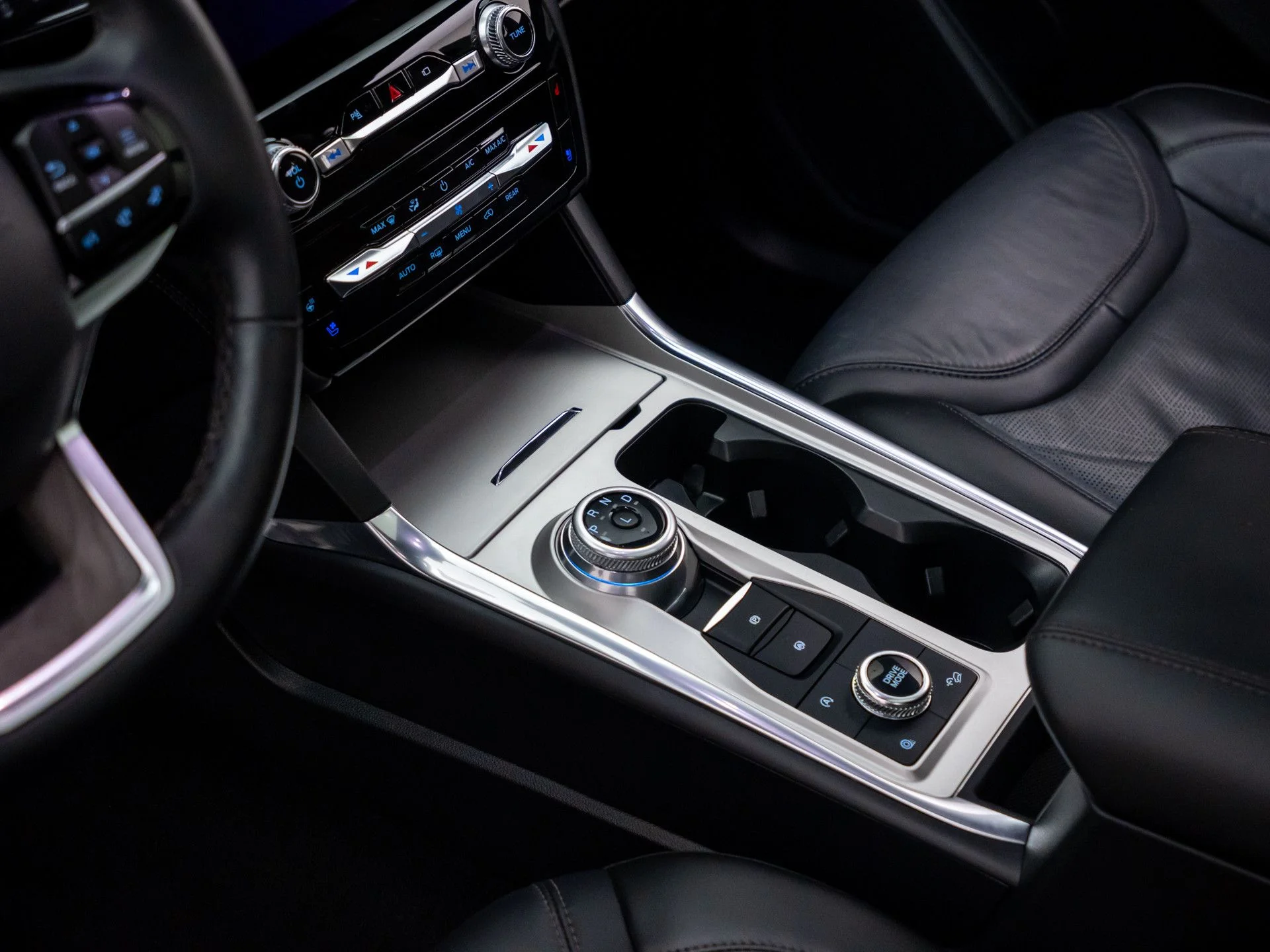 Used 2023 Silver Ford Platinum image 12