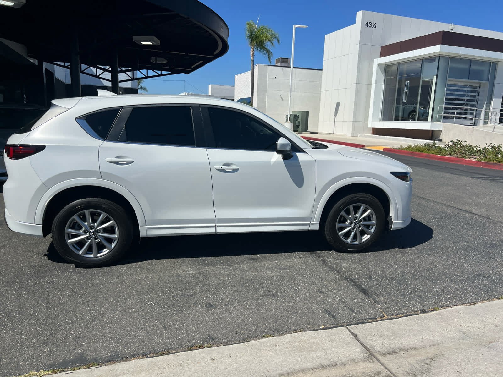 Used 2024 Rhodium White Metallic Mazda 2.5 S Select Package image 8