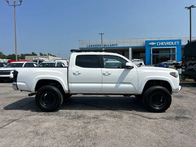 Used 2017 White Toyota SR5 image 2
