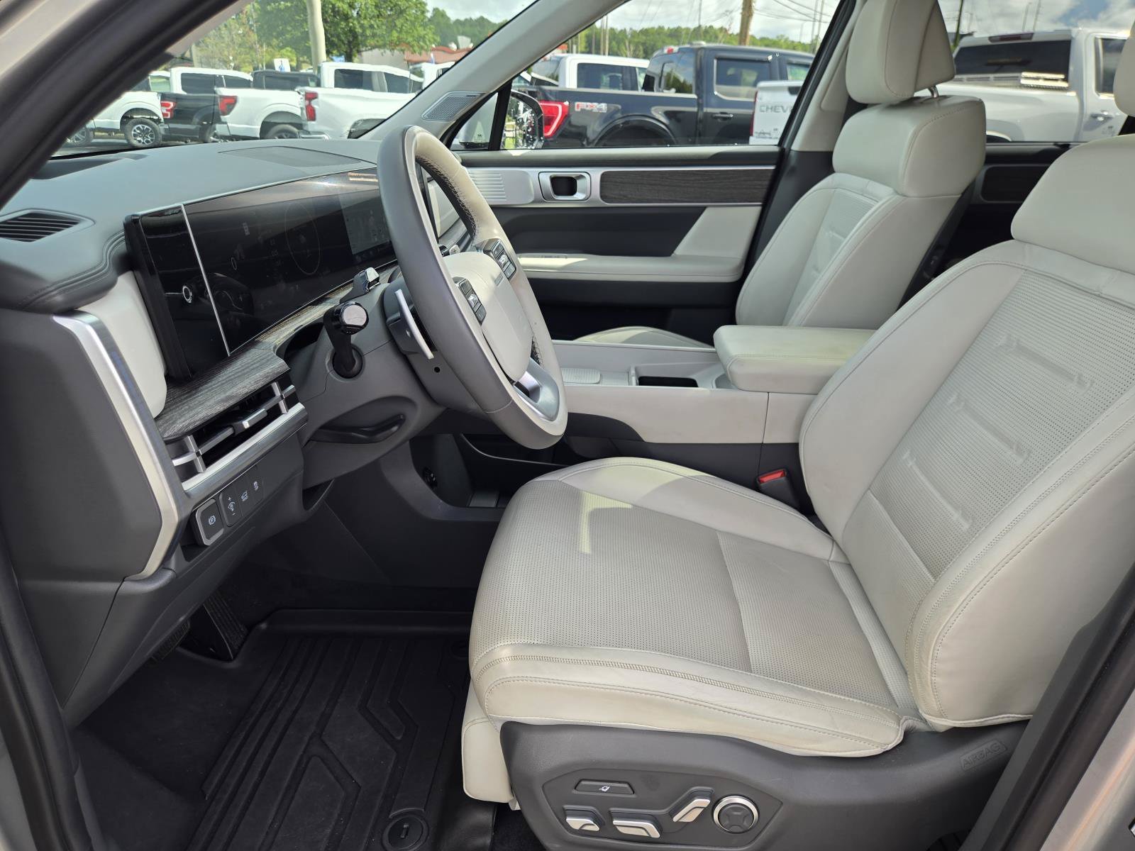 Used 2024 Shimmering Silver Pearl Hyundai Calligraphy image 27