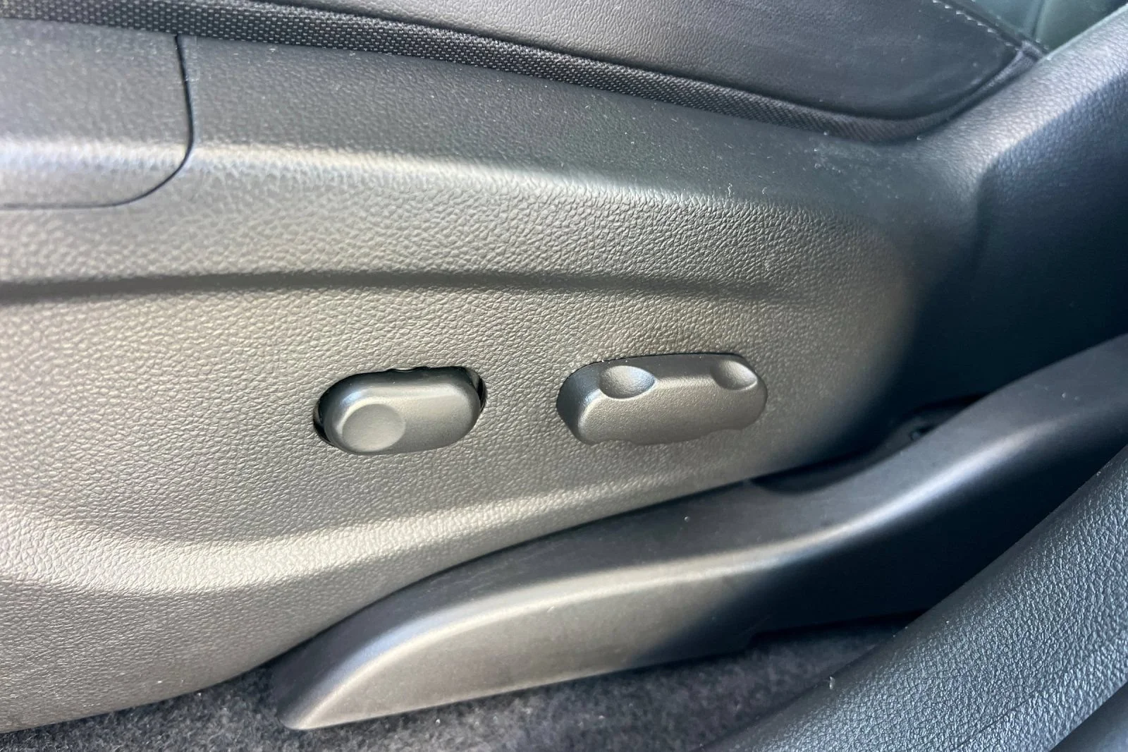 Used 2021 (Includes (MDP) Anthracite lower exterior accent color, Paint code W598F.) Buick Preferred image 14