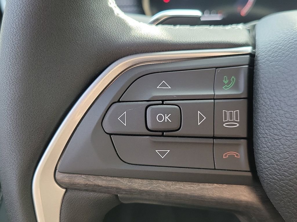 2025 Jeep Grand Cherokee Limited photo 3