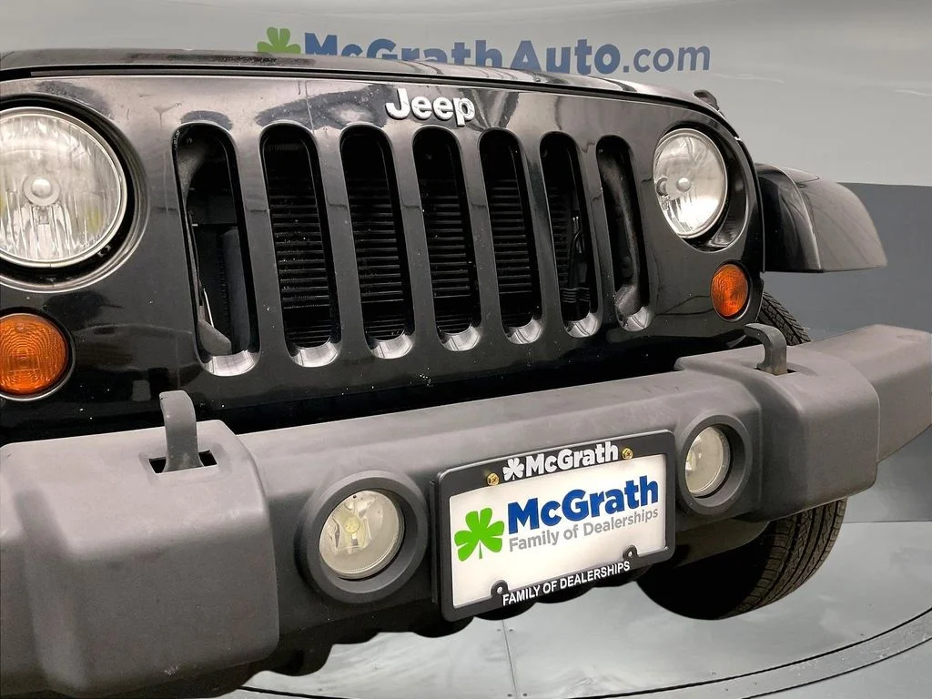 Used 2013 Black Jeep Unlimited Sahara image 32