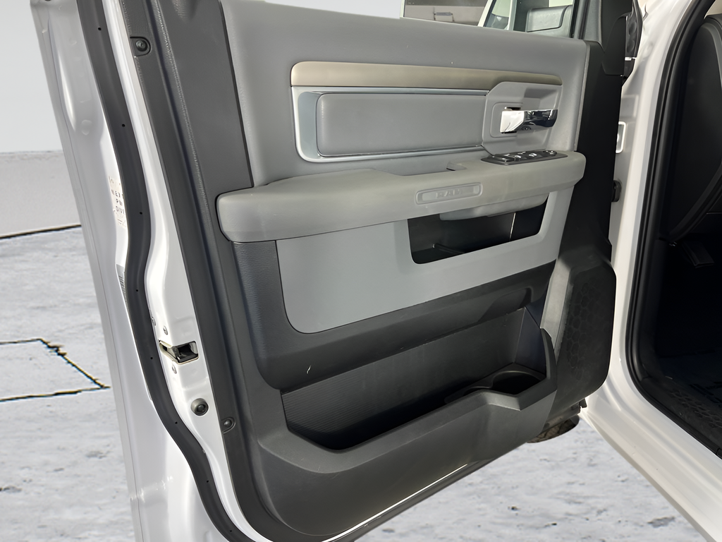 Used 2019 Bright White Clearcoat Ram SLT image 9