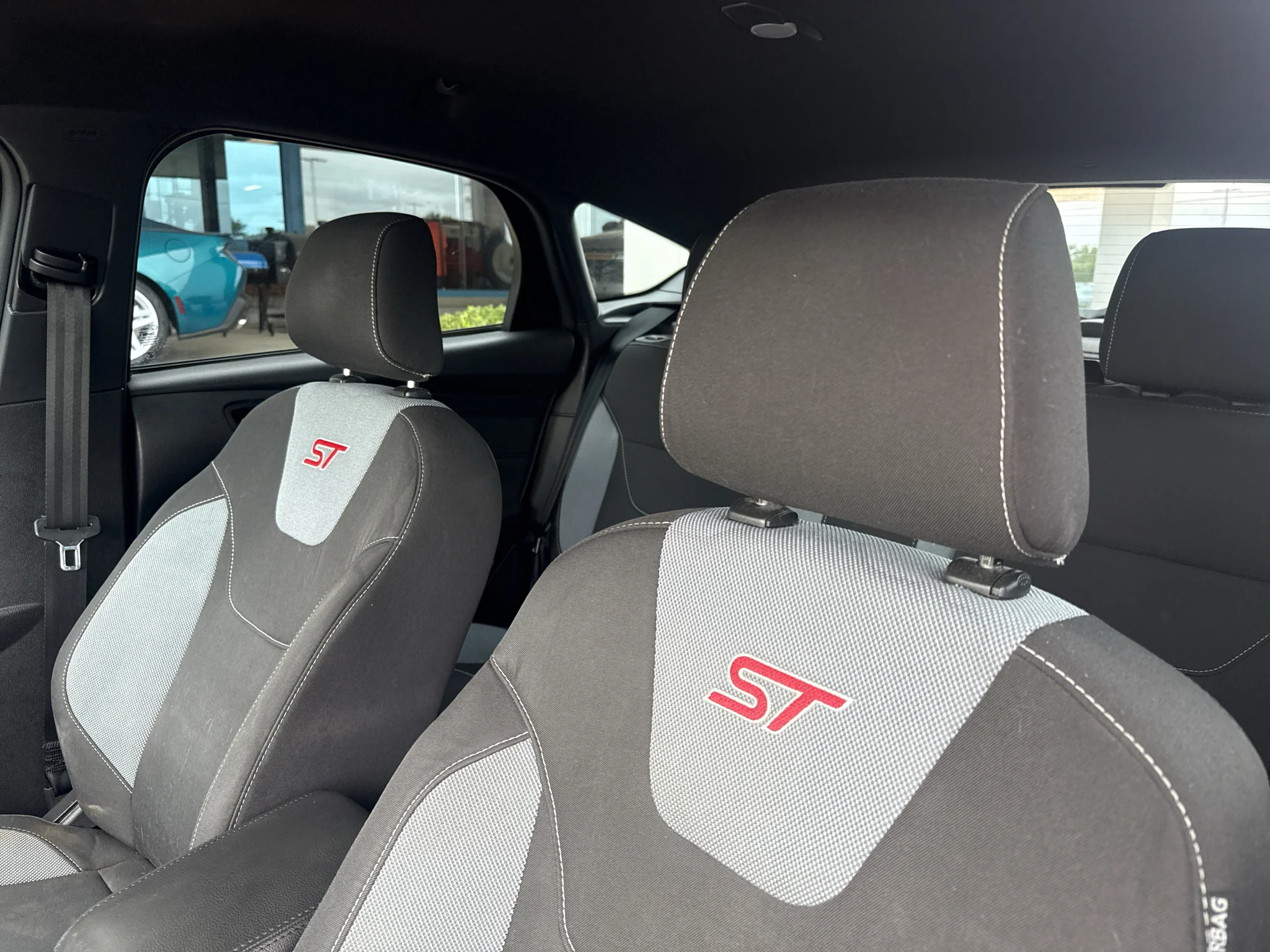 Used 2017 Magnetic Ford ST image 12