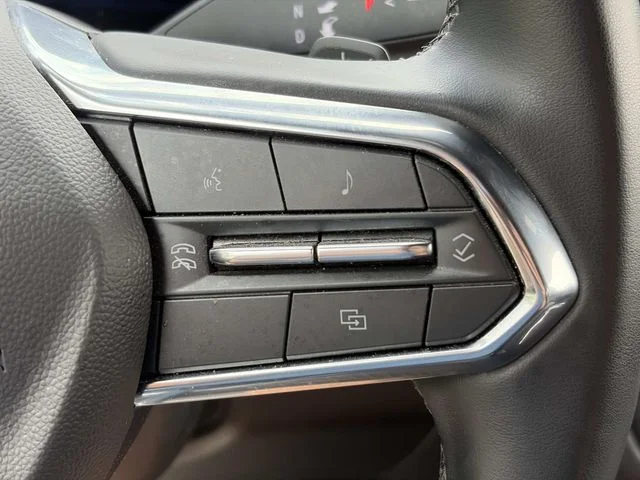 Used 2025 Gray Chevrolet Z71 image 24