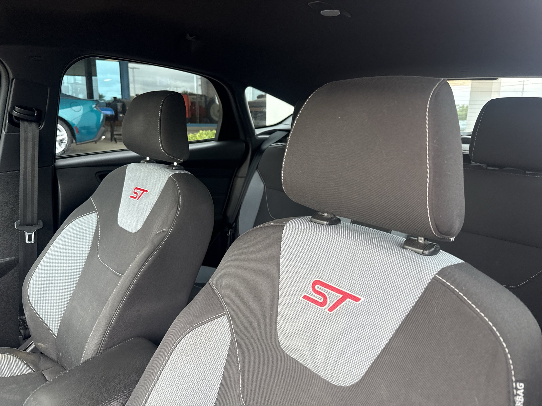 Used 2017 Magnetic Ford ST image 12