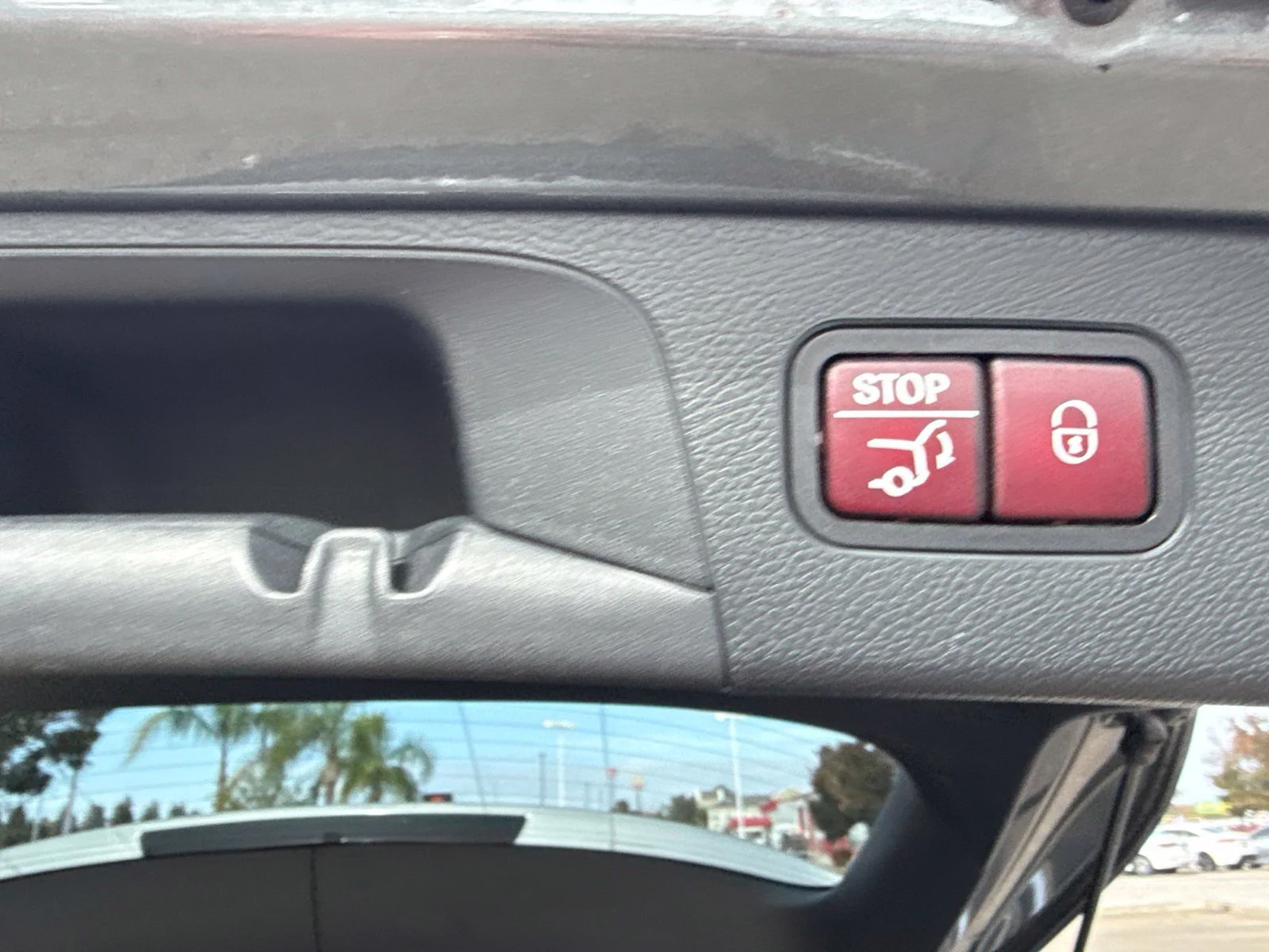 Used 2019 Gray Mercedes-Benz GLC 300 image 28