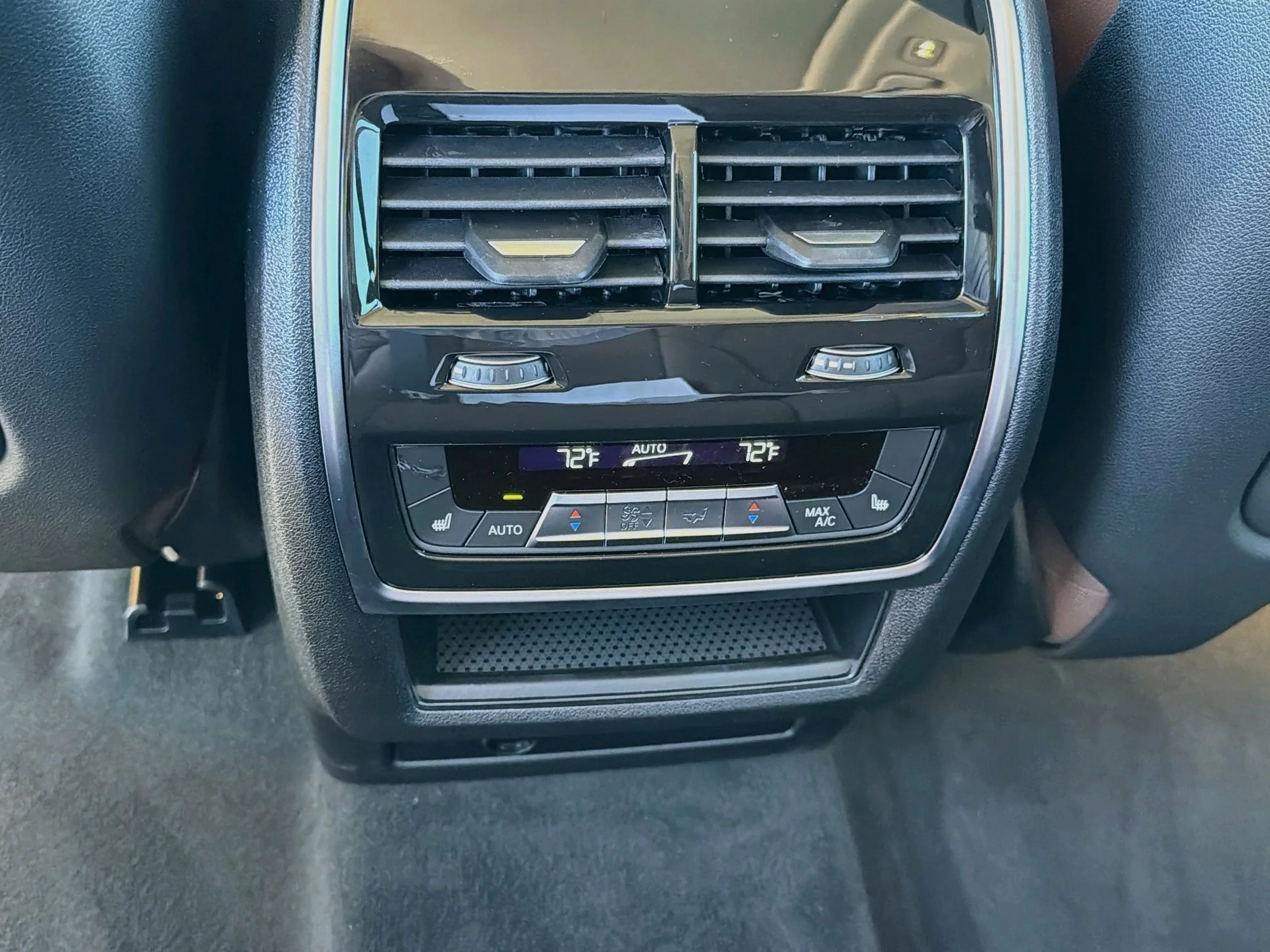 New 2027 Dravit Grey Metallic BMW xDrive40i image 21