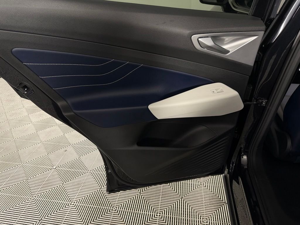 Used 2023 Black Volkswagen Pro S Plus image 25