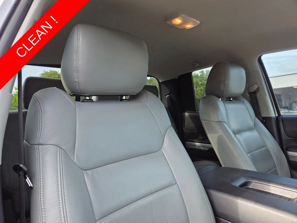 Used 2016 Silver Toyota SR5 image 15