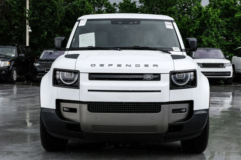 New 2026 Borasco Grey Metallic Land Rover S image 5