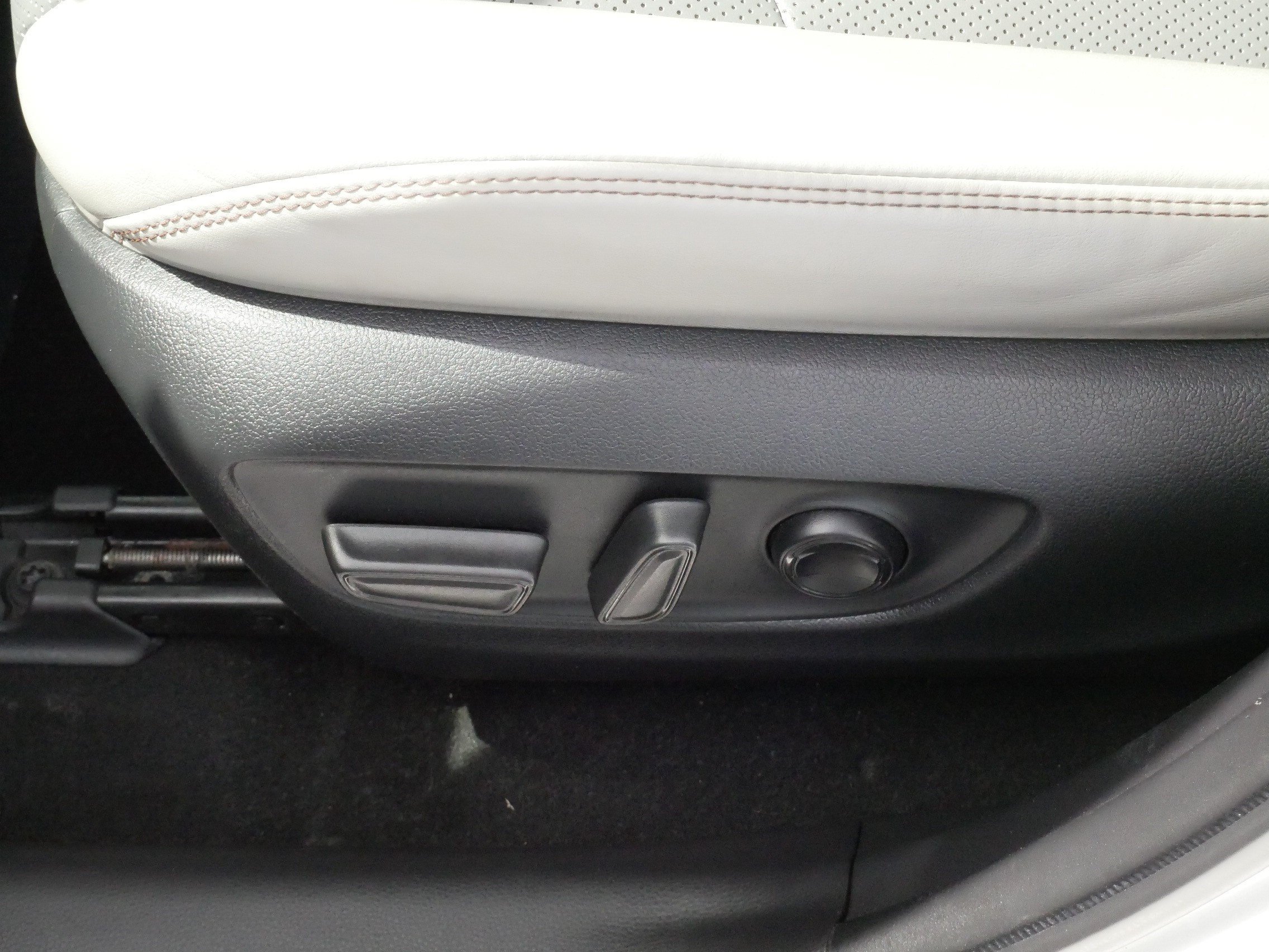 Certified Used 2020 BLIZZARD PEARL Toyota Limited image 20